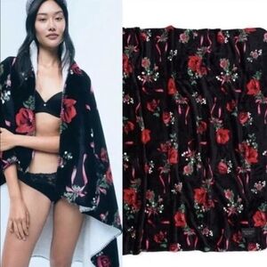 Victoria's Secret Floral Rose Sherpa Throw Blanket 50X60 Inch NWOT